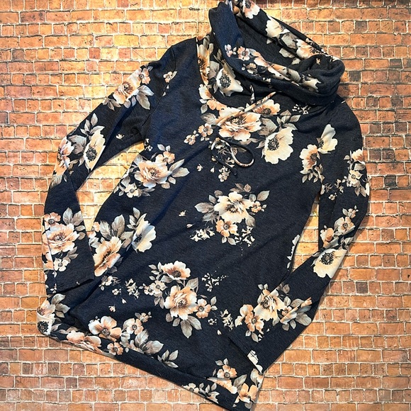 Floral Pullover - Picture 1 of 4